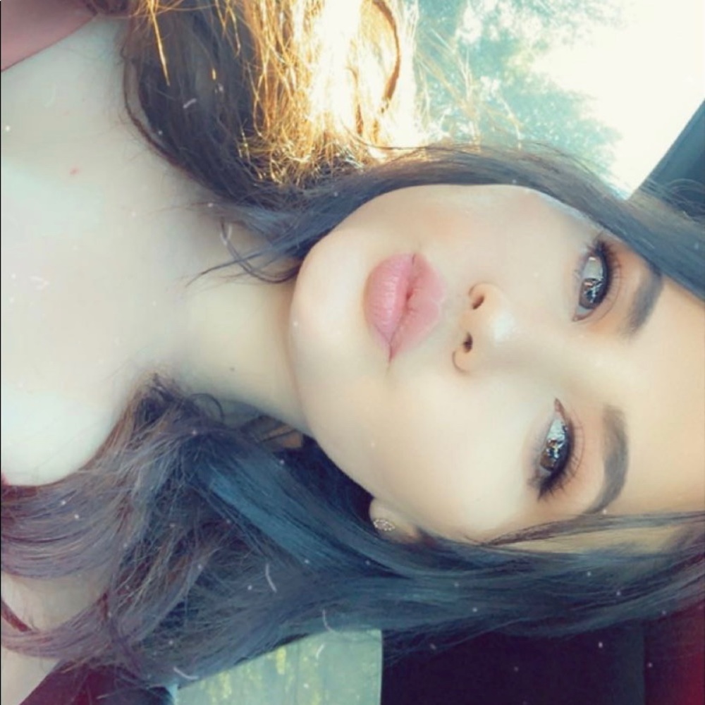 Meet your Posher, Alejandra